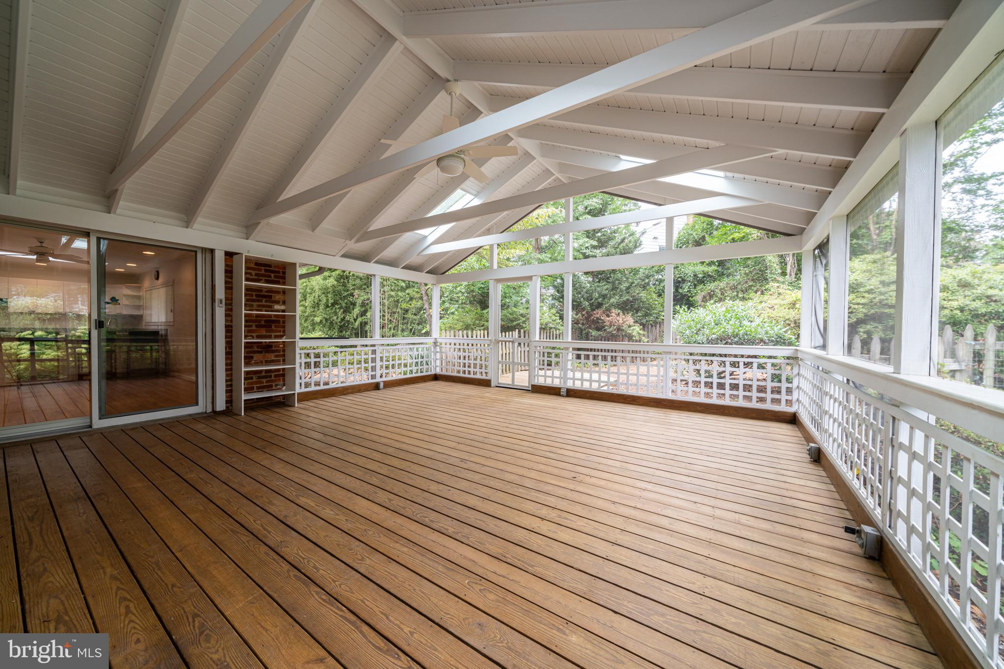 MC LEAN HAMLET - Residential Lease