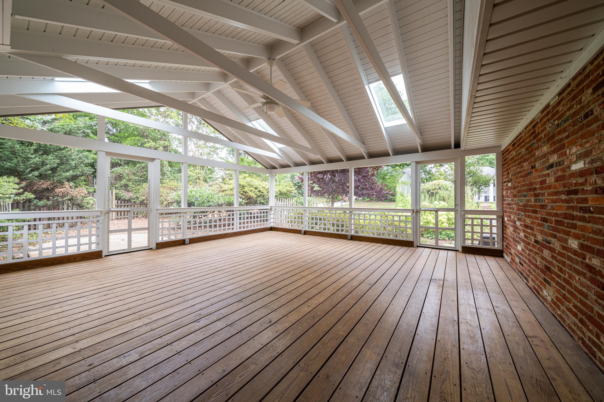 MC LEAN HAMLET - Residential Lease