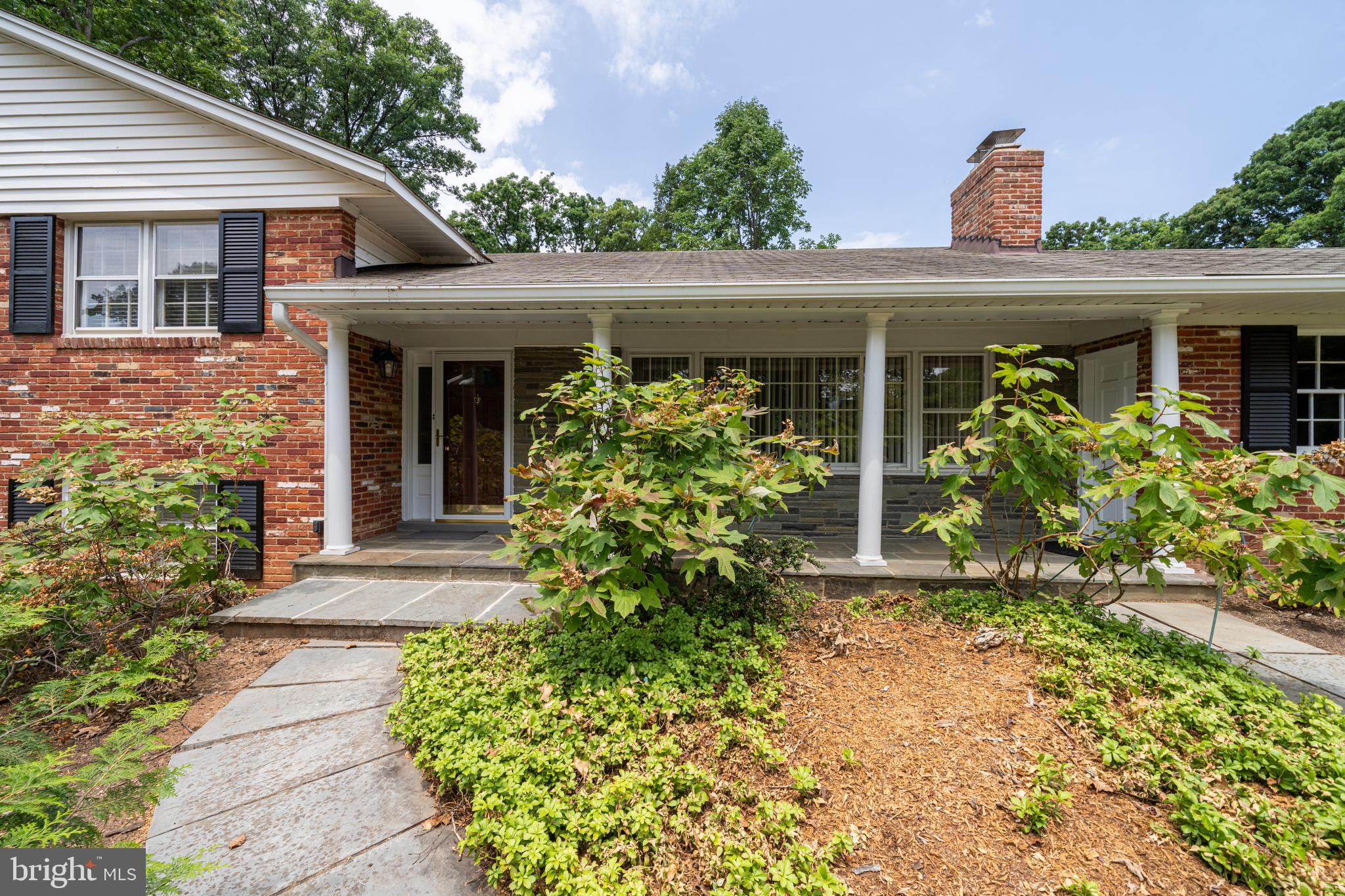 MC LEAN HAMLET - Residential Lease