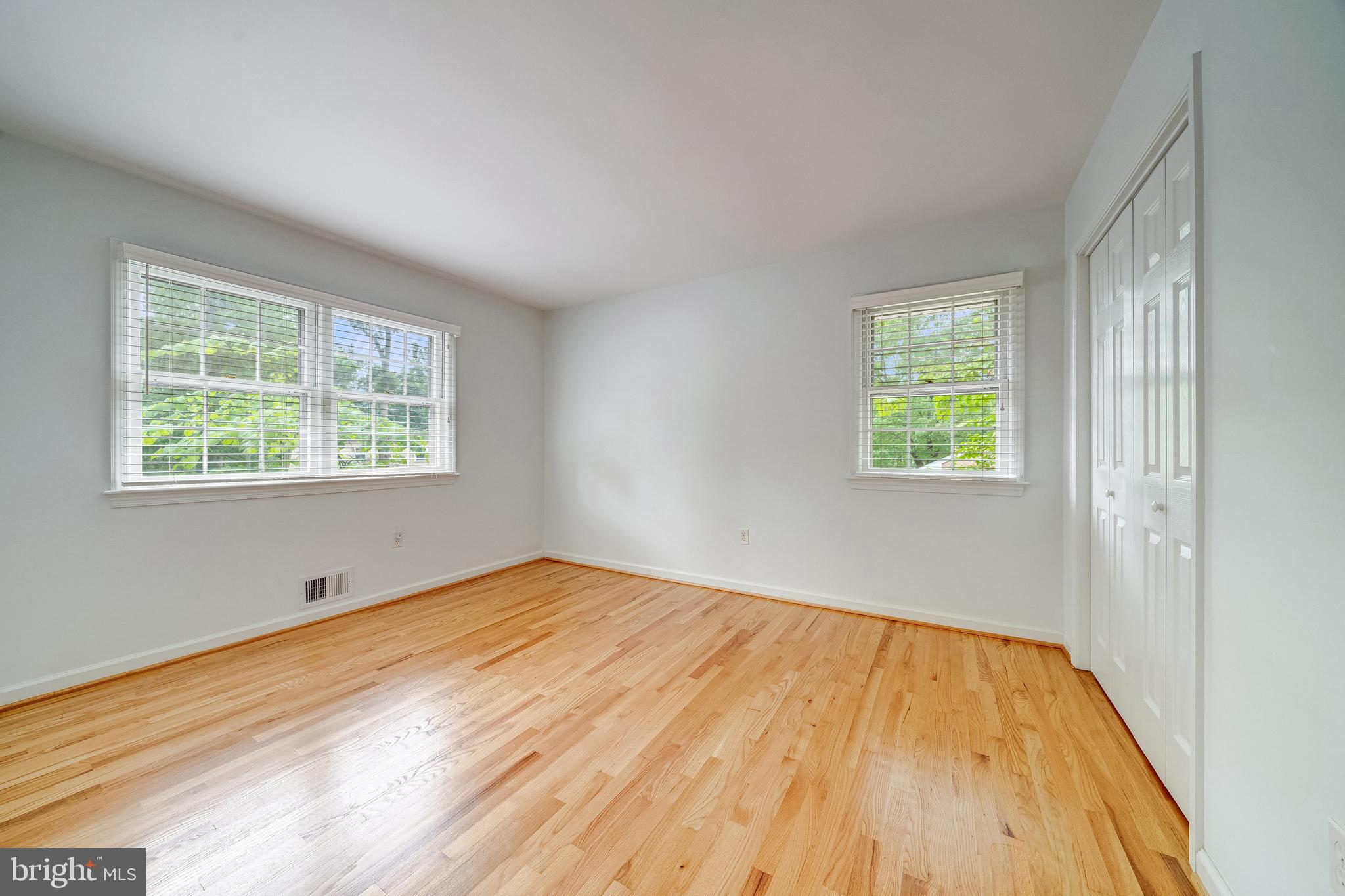 MC LEAN HAMLET - Residential Lease