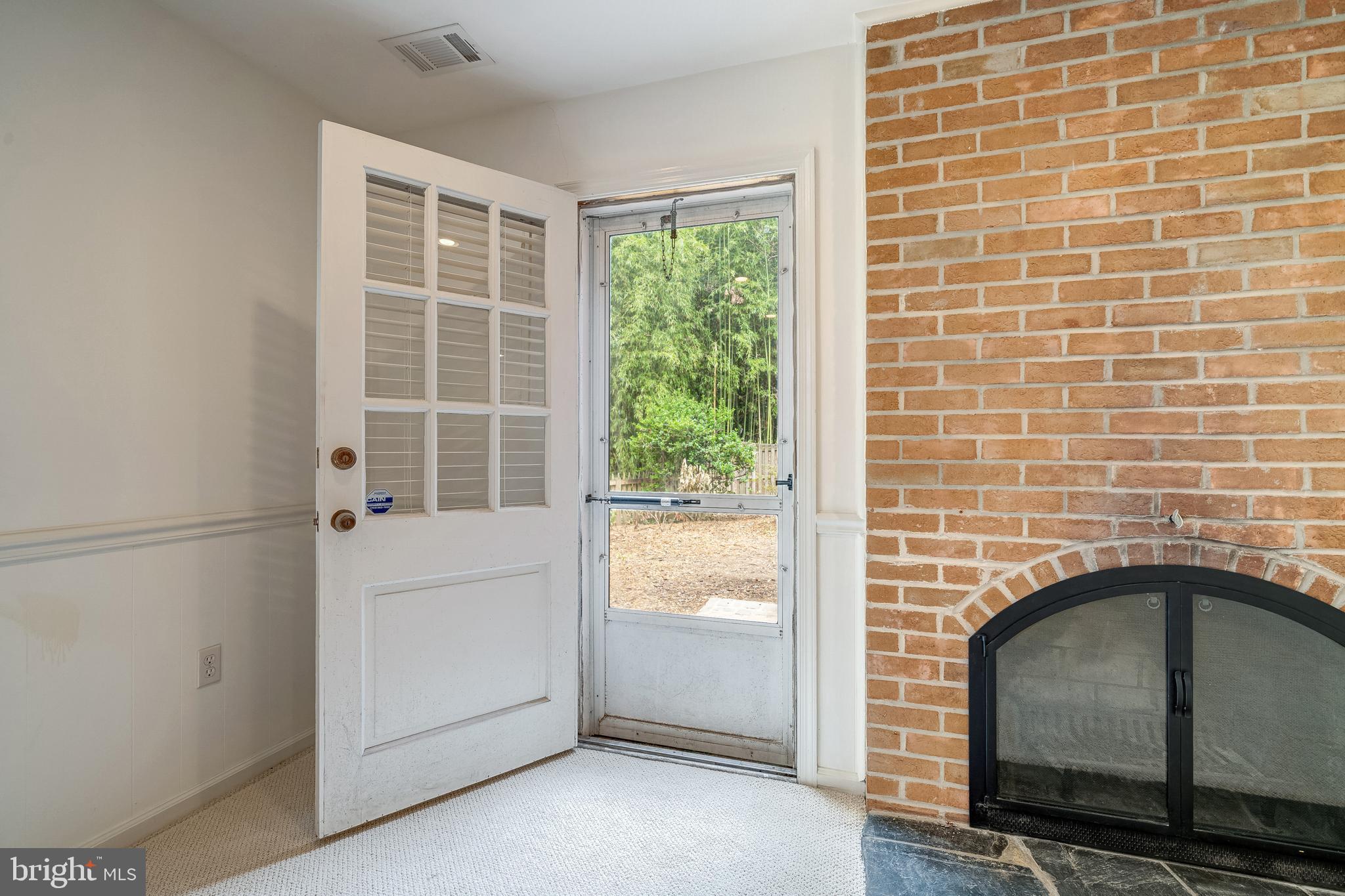 MC LEAN HAMLET - Residential Lease