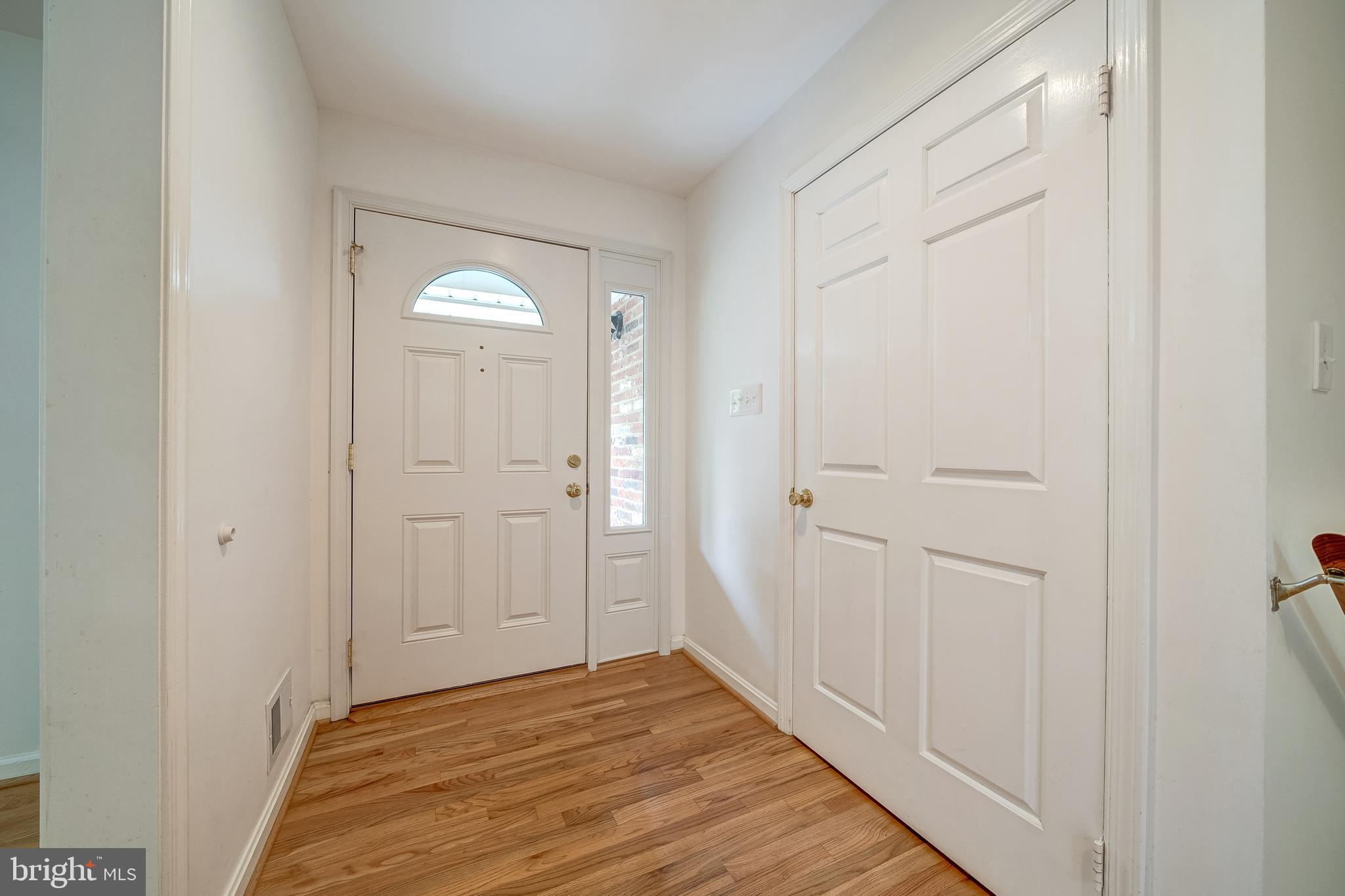 MC LEAN HAMLET - Residential Lease