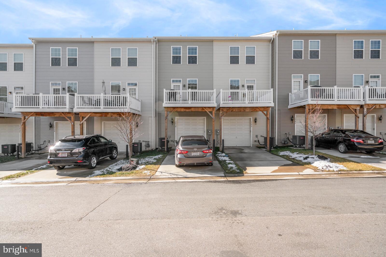 FEATHERSTONE STATION CONDOMINIUMS - Residential