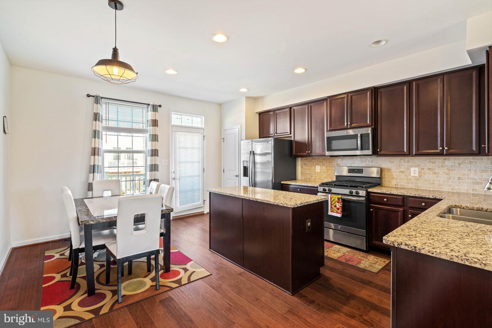 FEATHERSTONE STATION CONDOMINIUMS - Residential