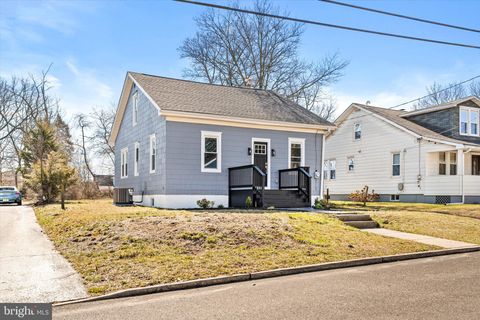 Homes For Sale - 443 Miller Avenue<br/> HAMILTON, NJ 08610