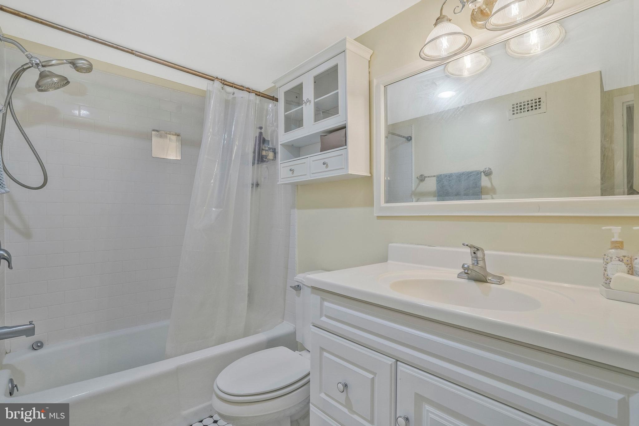 TOWER VILLAS - Residential