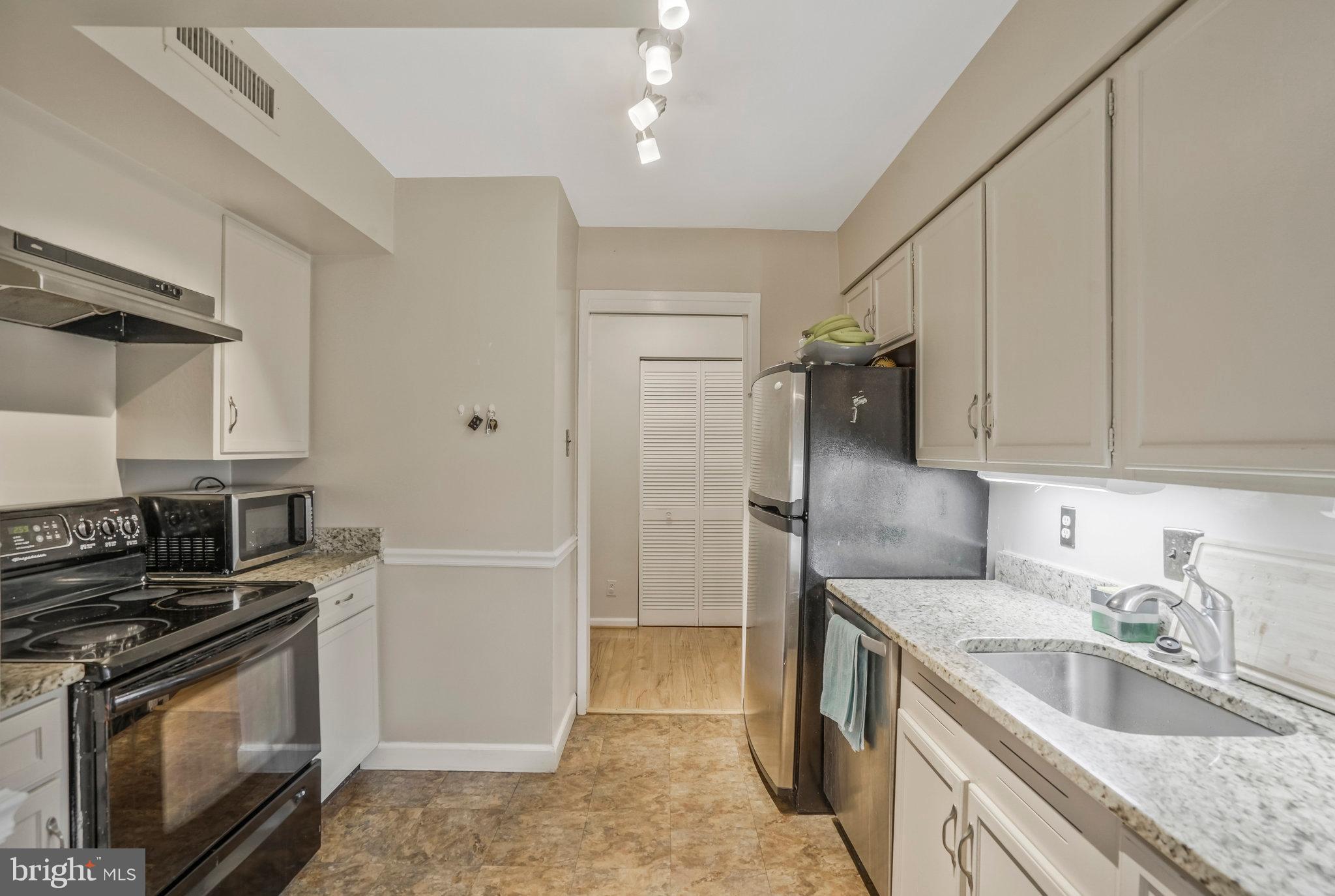 TOWER VILLAS - Residential