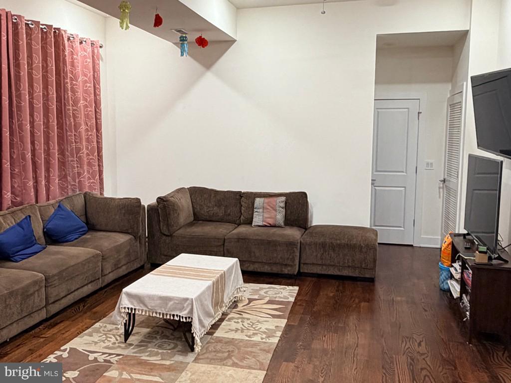 1754 N RANDOLPH STREET 2