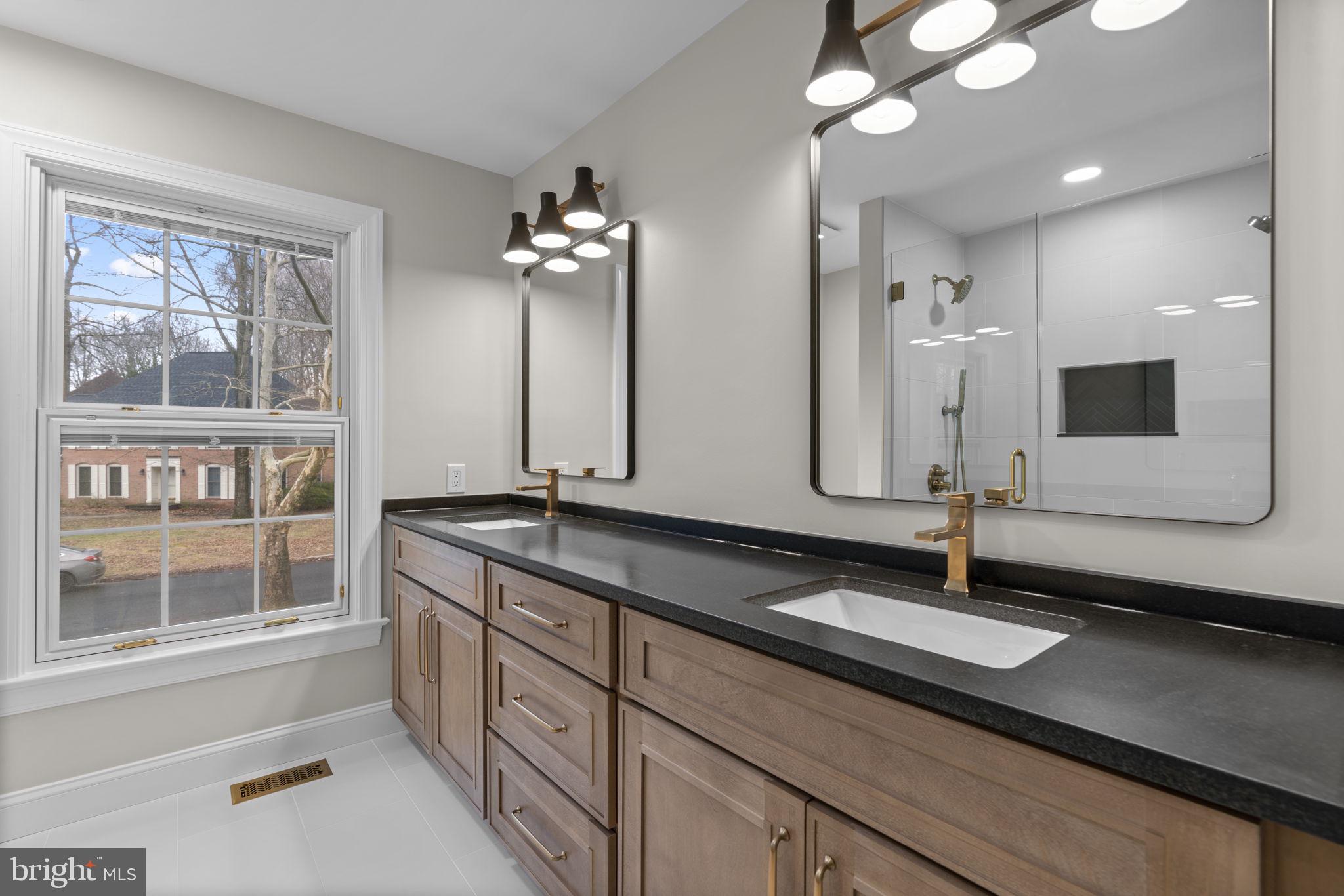 KINGS CONTRIVANCE - Residential