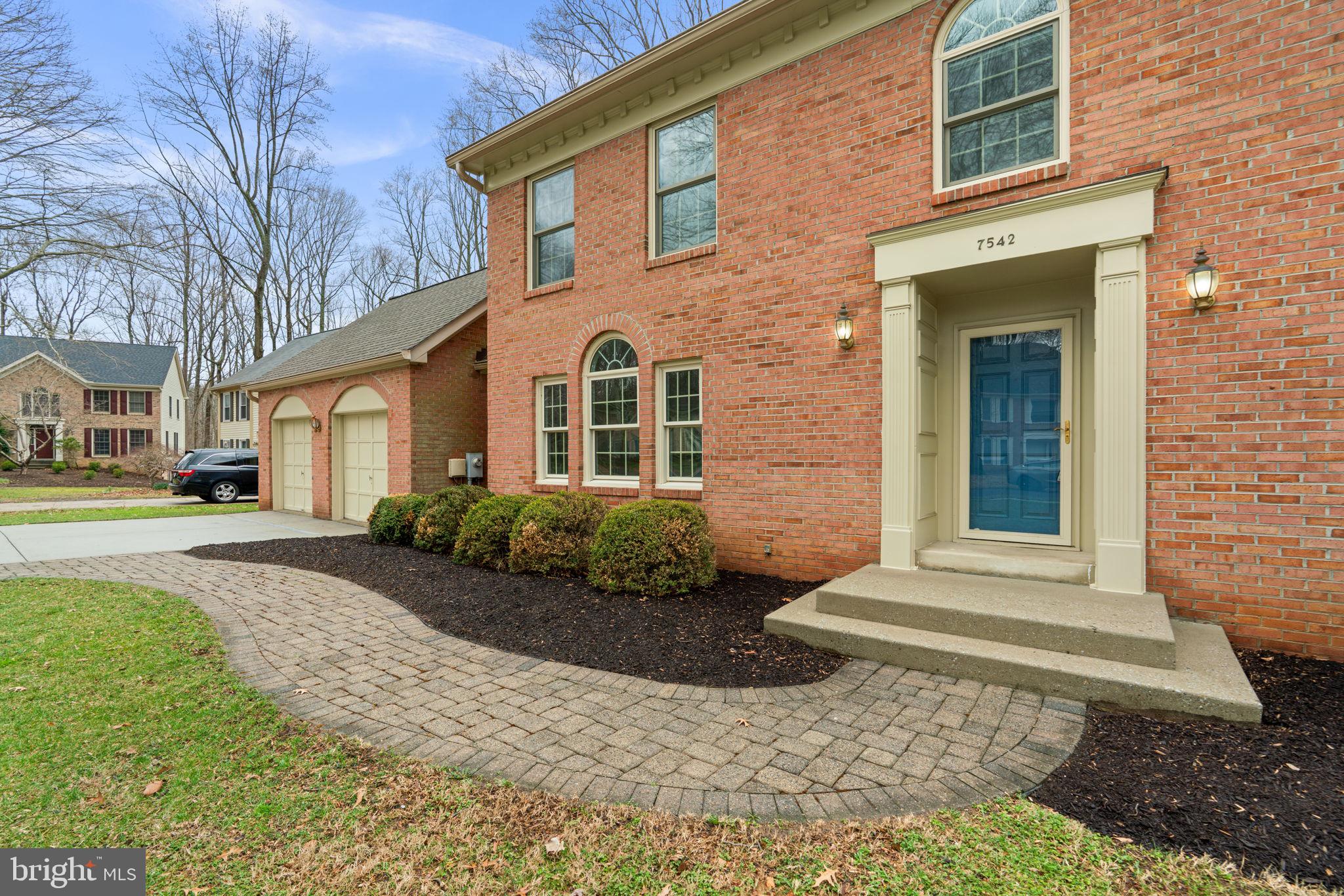 7542 SUMMER LEAVE LANE