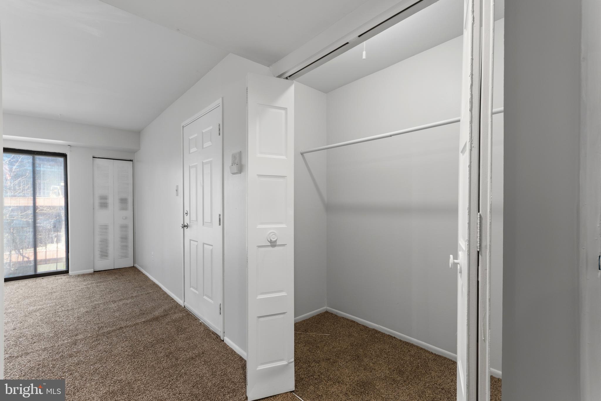 BENTLEY SQUARE - Residential