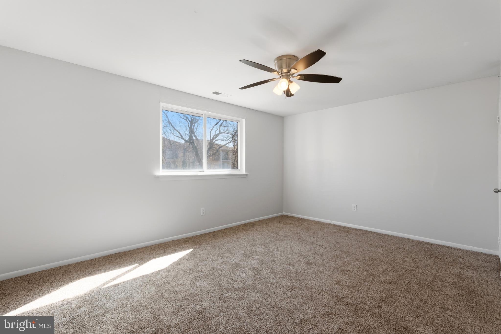 BENTLEY SQUARE - Residential