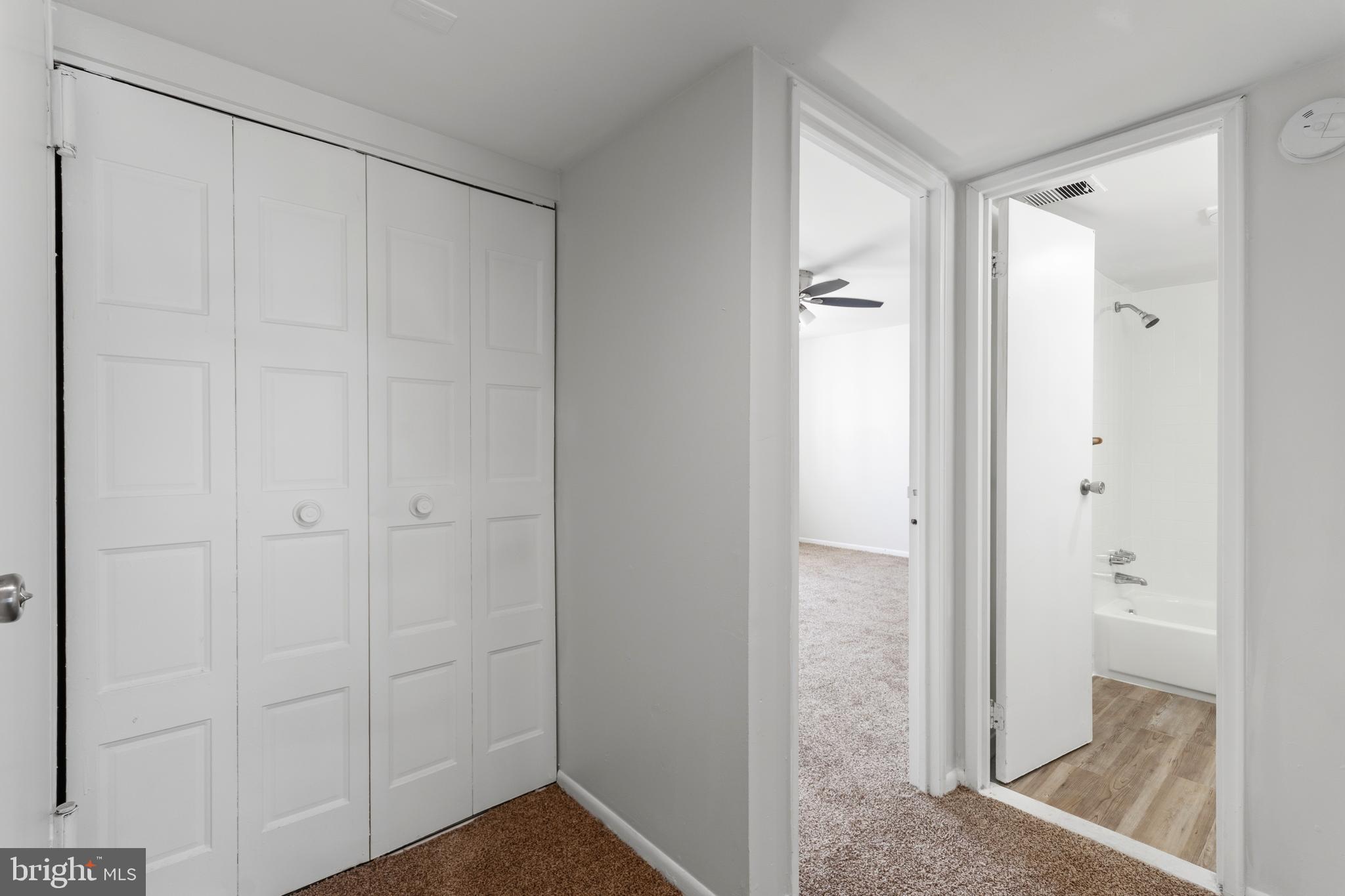 BENTLEY SQUARE - Residential