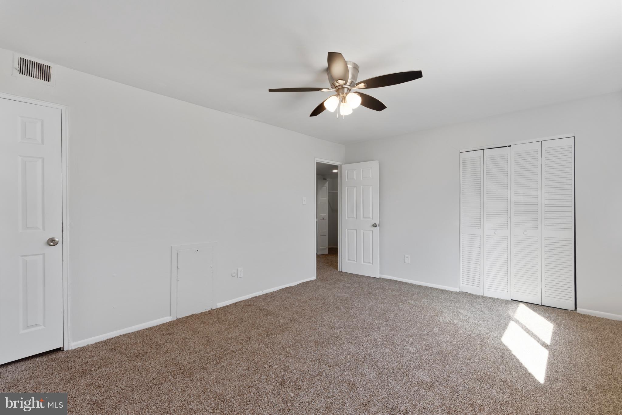 BENTLEY SQUARE - Residential