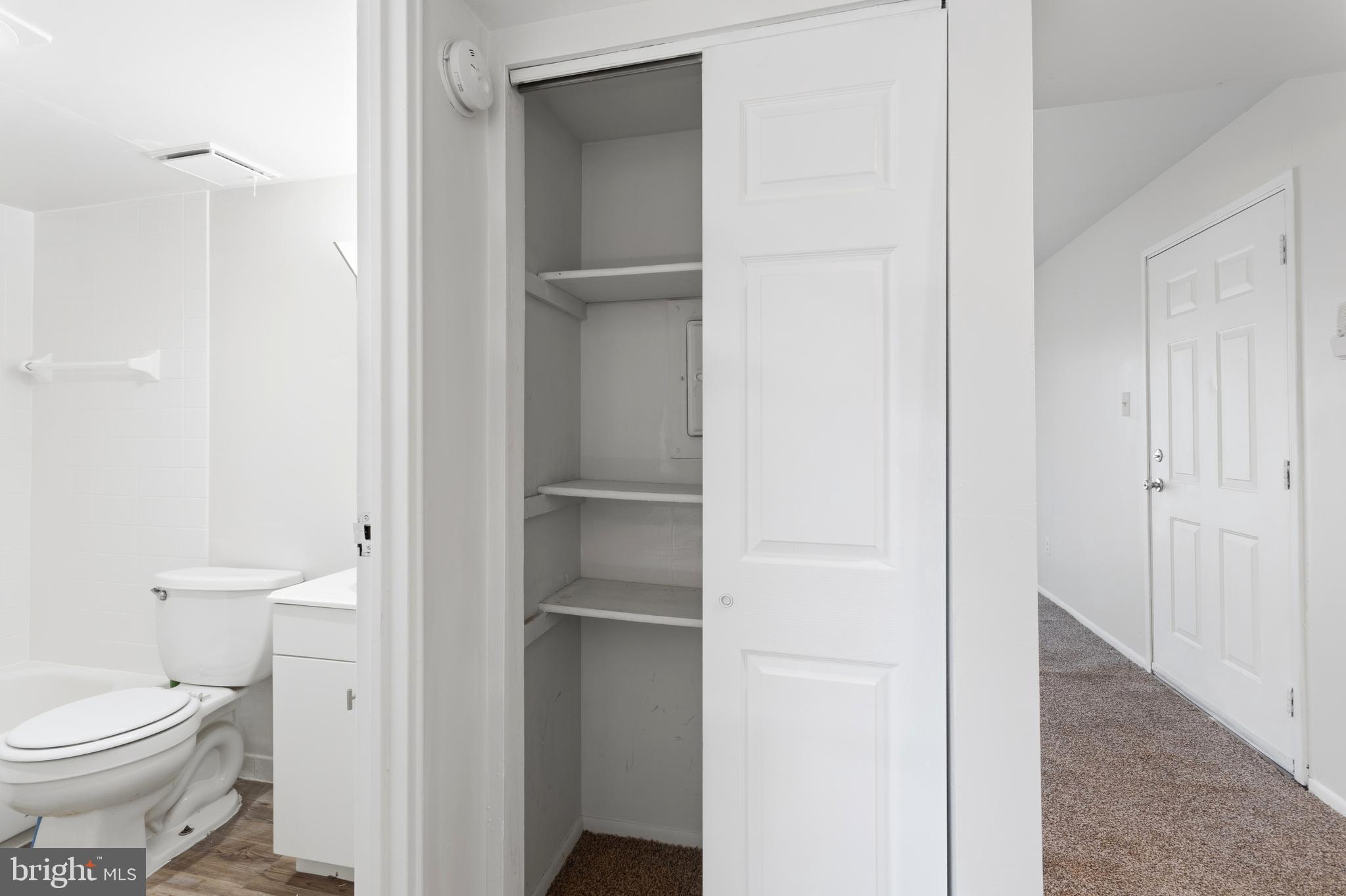 BENTLEY SQUARE - Residential