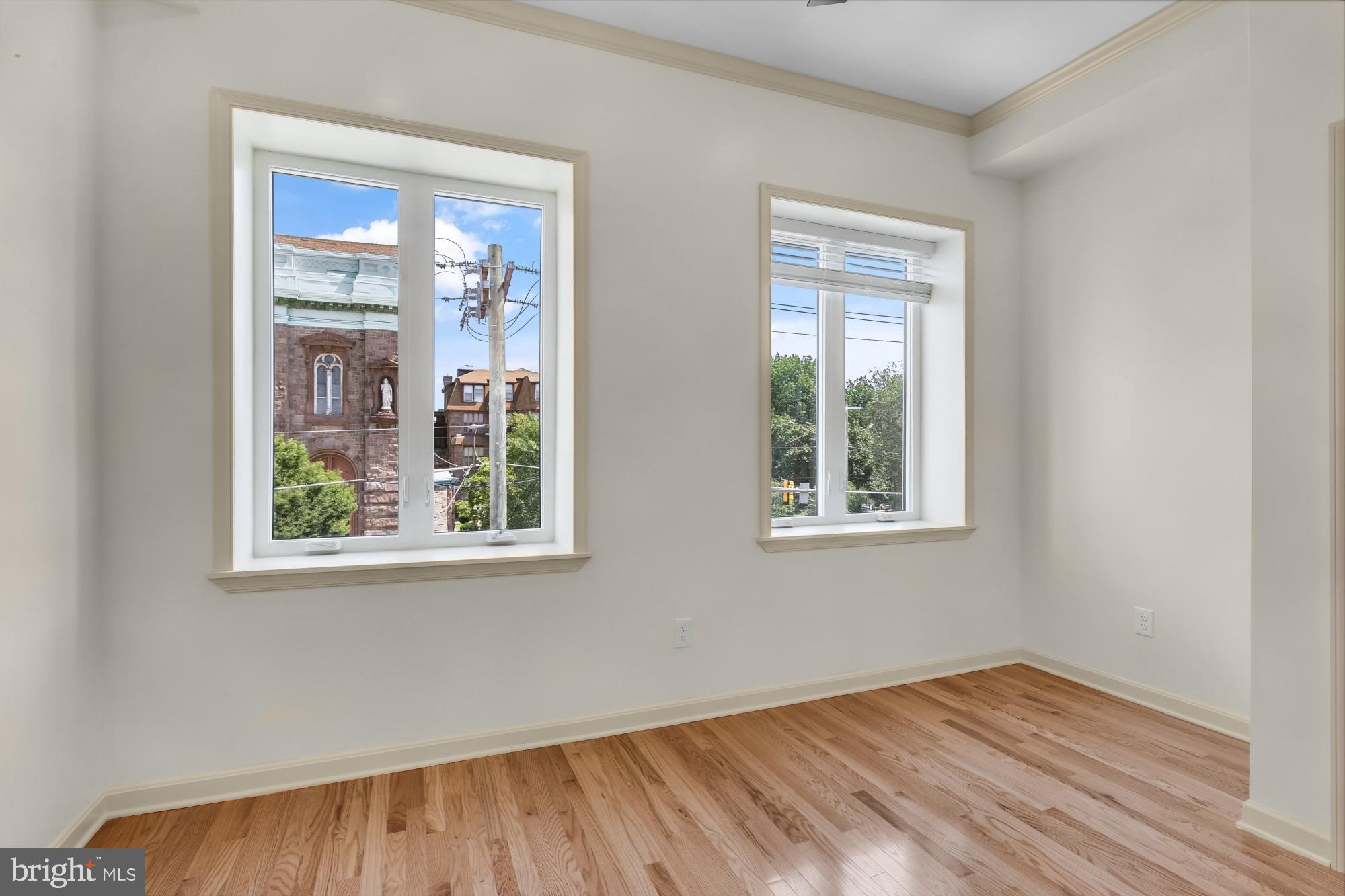 PORT RICHMOND - Residential Lease