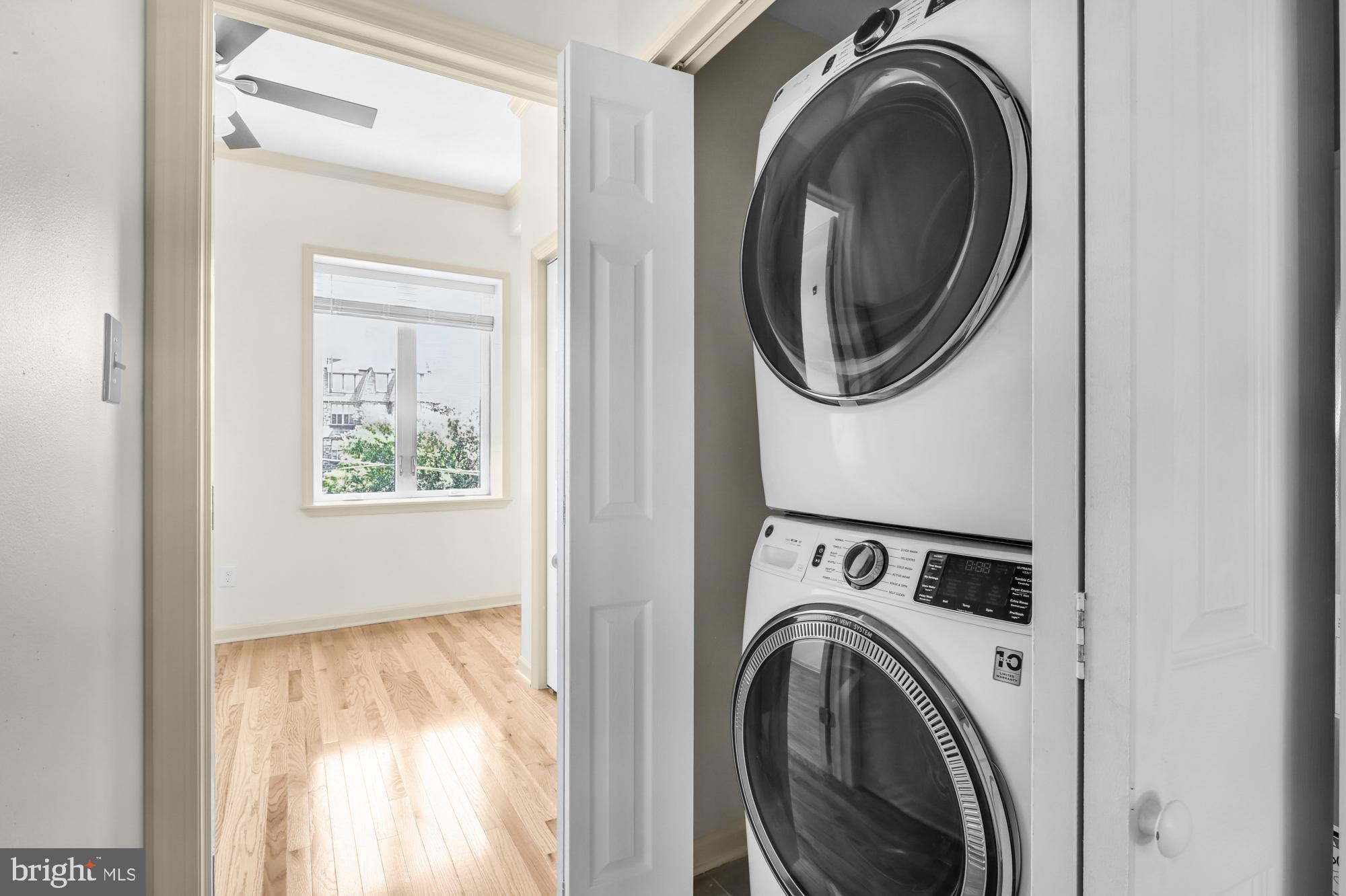 PORT RICHMOND - Residential Lease