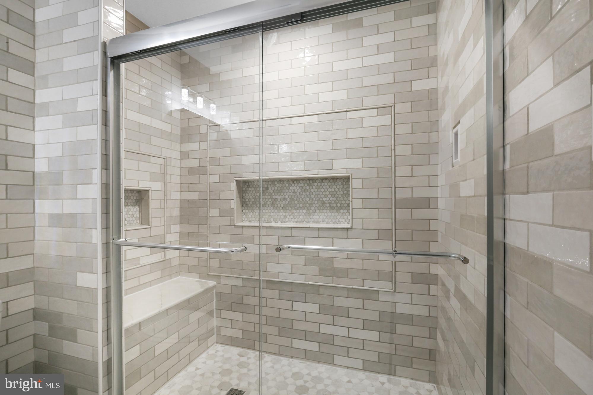 PORT RICHMOND - Residential Lease