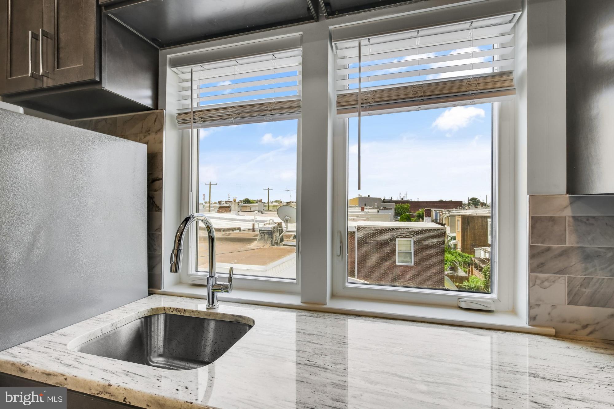 PORT RICHMOND - Residential Lease