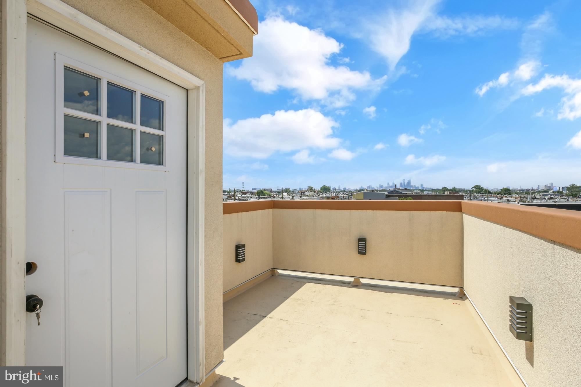 PORT RICHMOND - Residential Lease