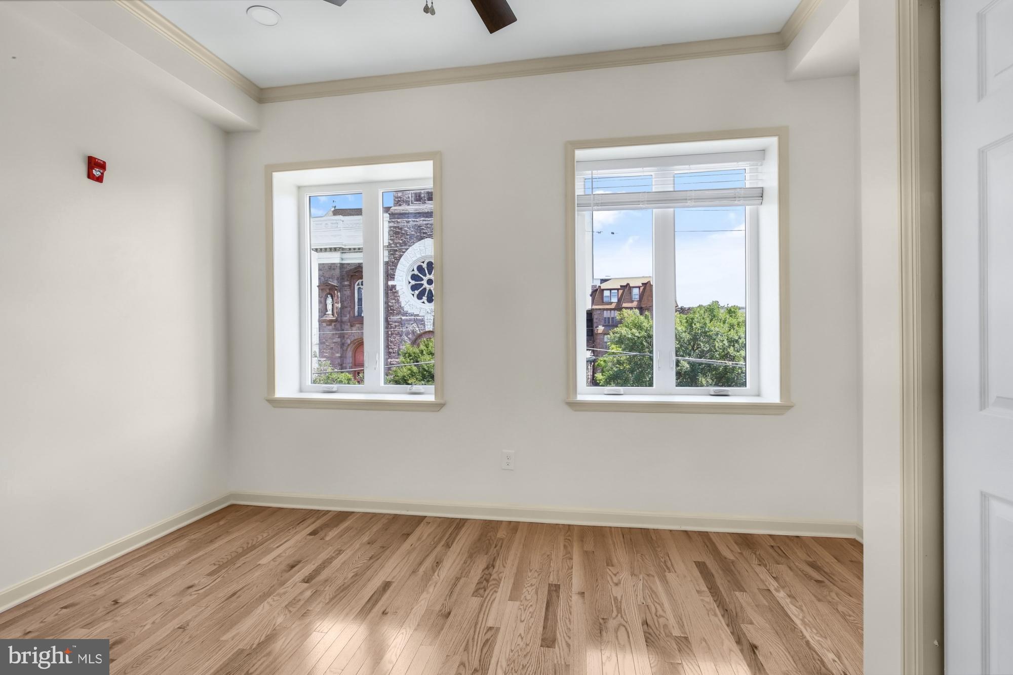 PORT RICHMOND - Residential Lease