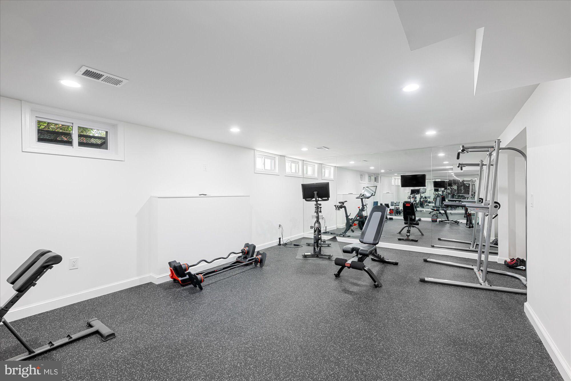 CHEVY CHASE - Residential