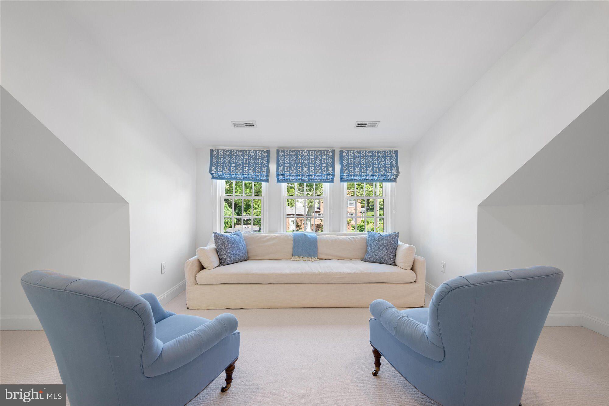 CHEVY CHASE - Residential