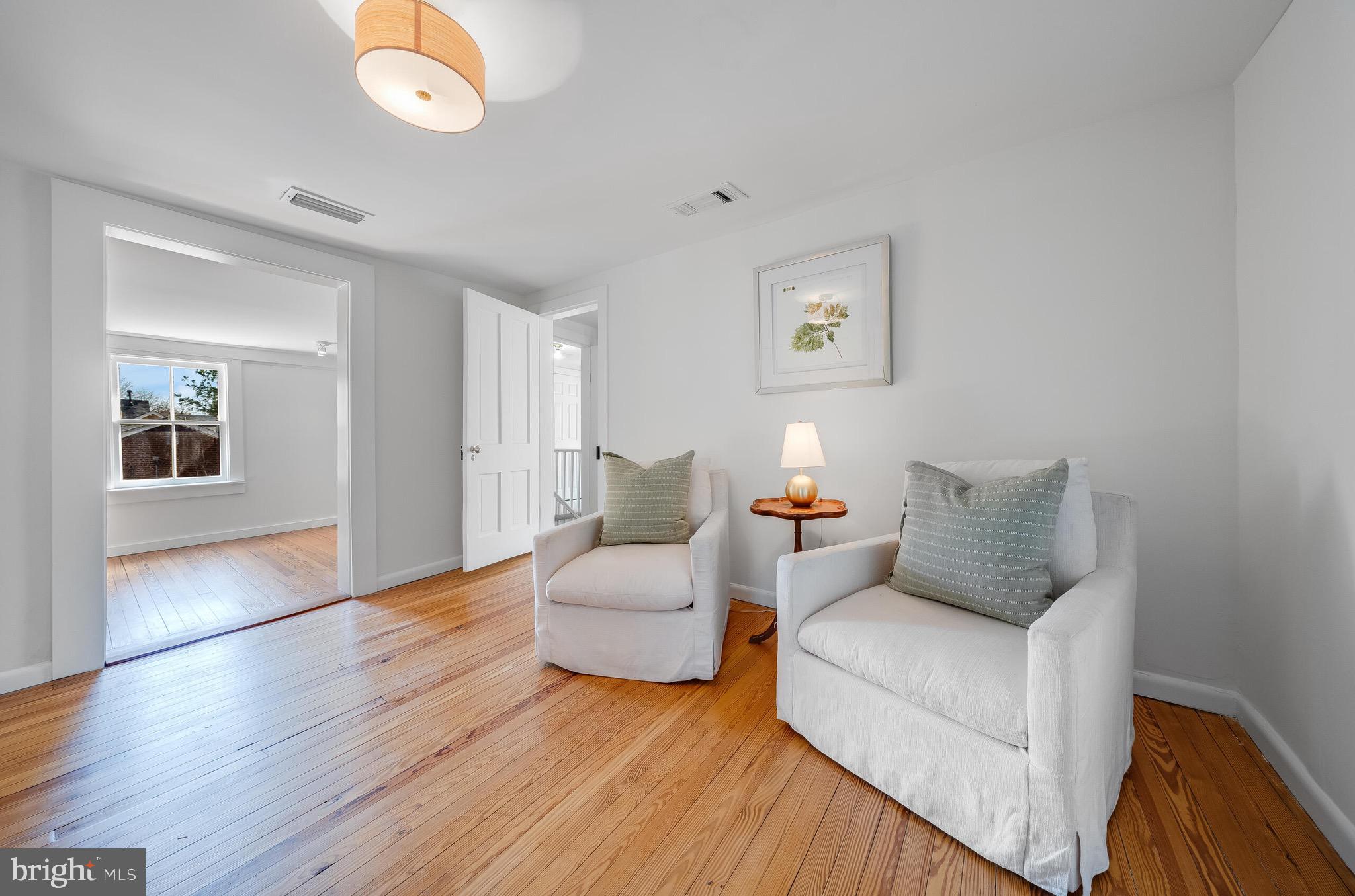 LEESBURG TOWN - Residential