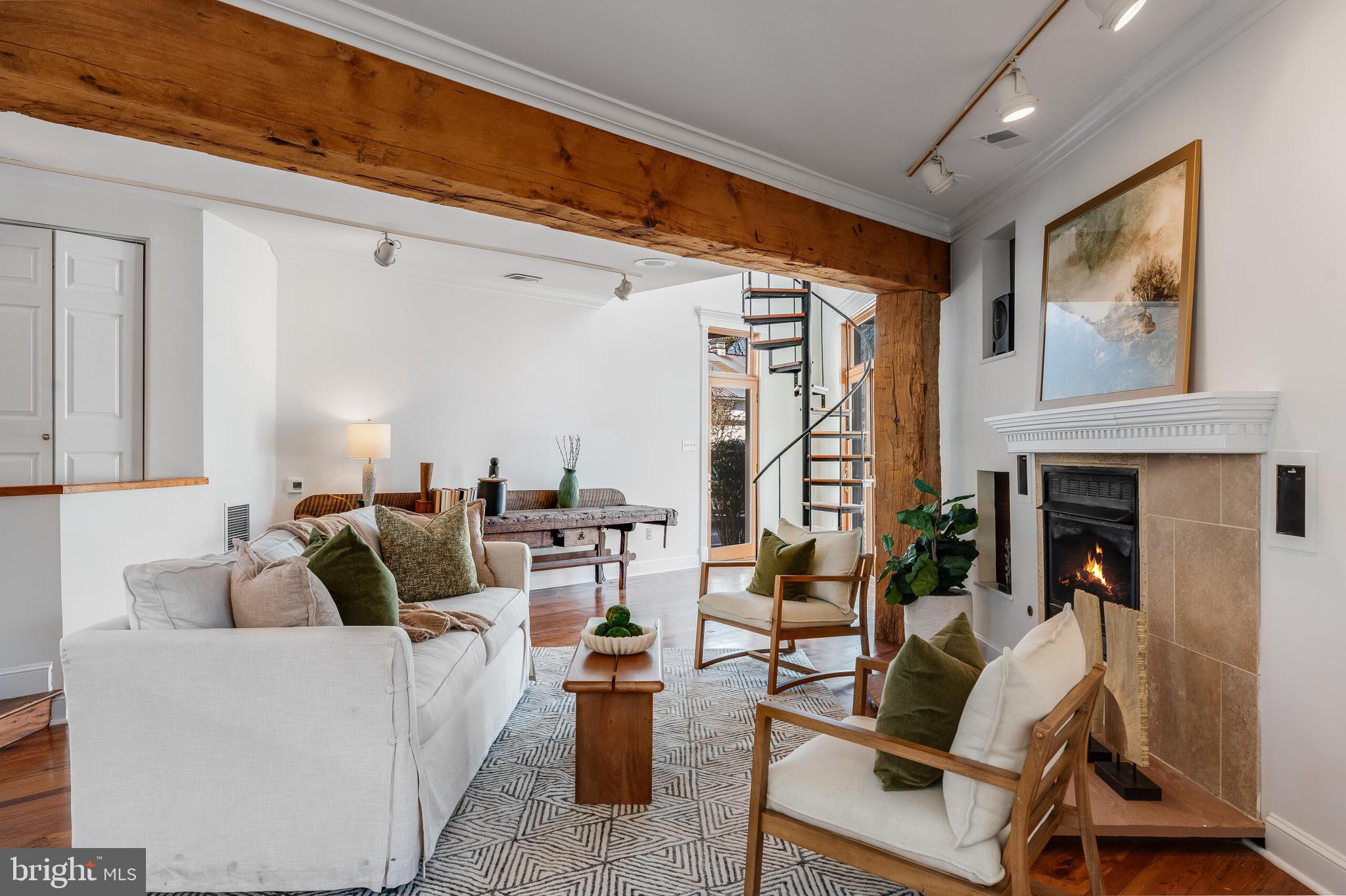 LEESBURG TOWN - Residential