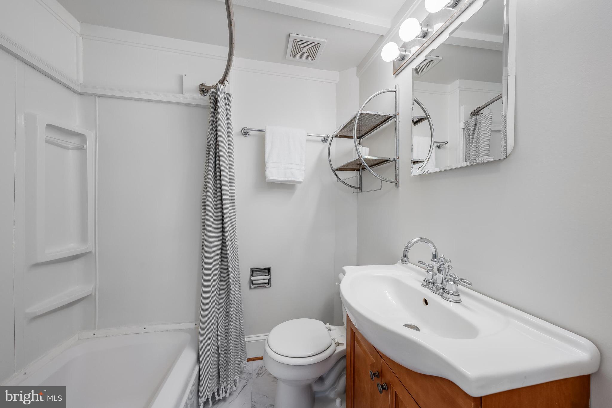 LEESBURG TOWN - Residential