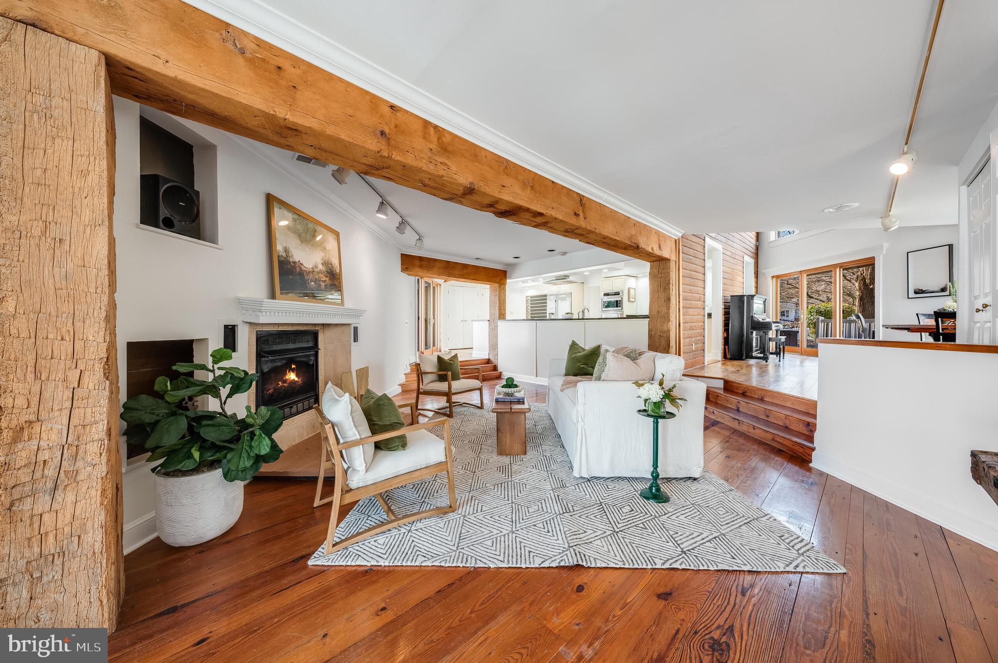 LEESBURG TOWN - Residential