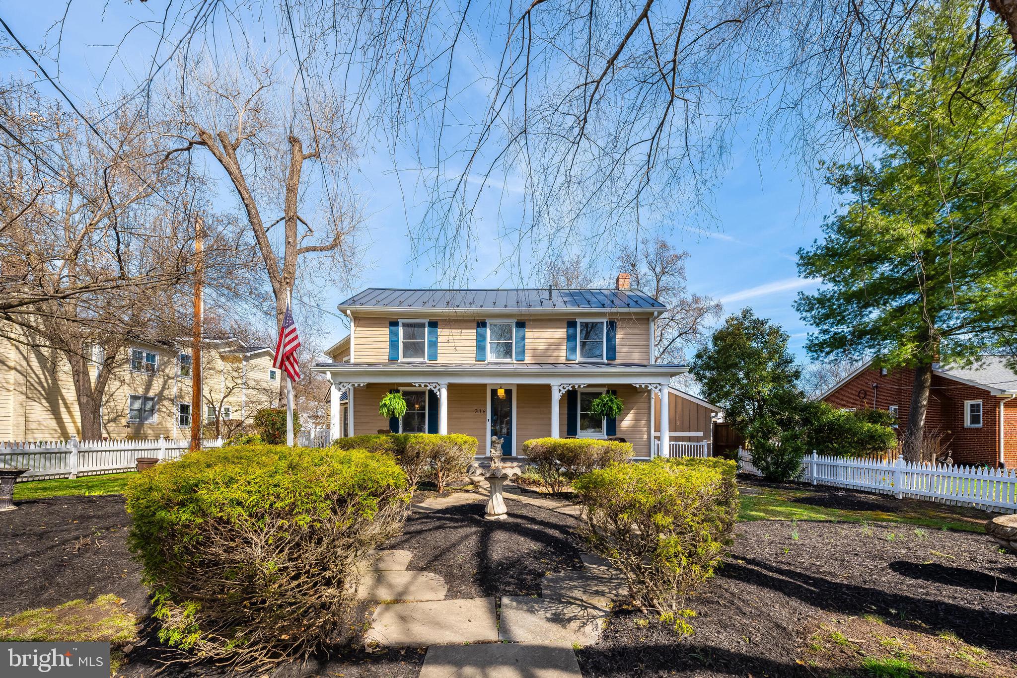 LEESBURG TOWN - Residential