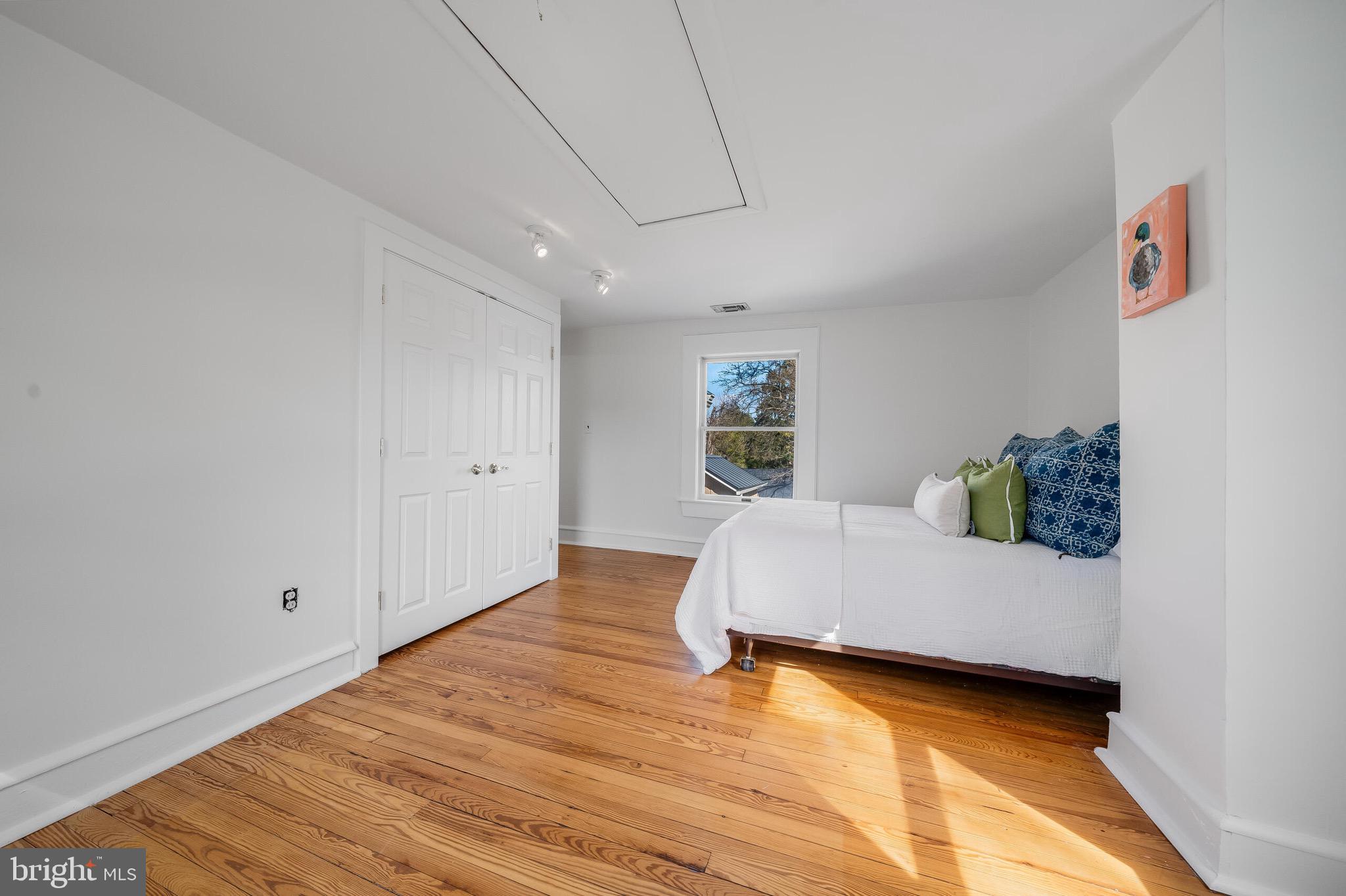 LEESBURG TOWN - Residential