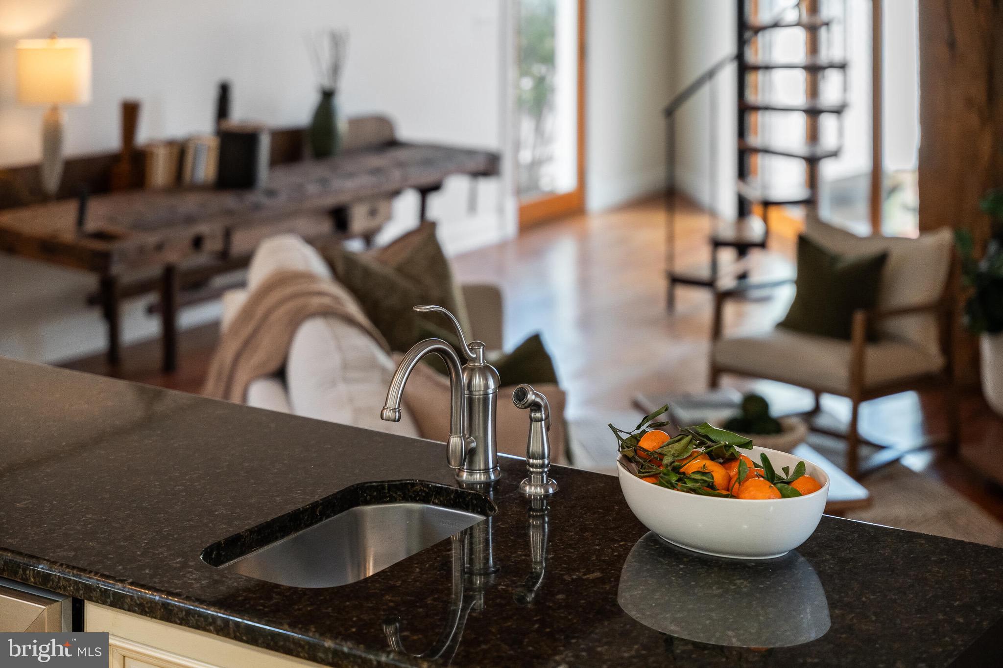 LEESBURG TOWN - Residential