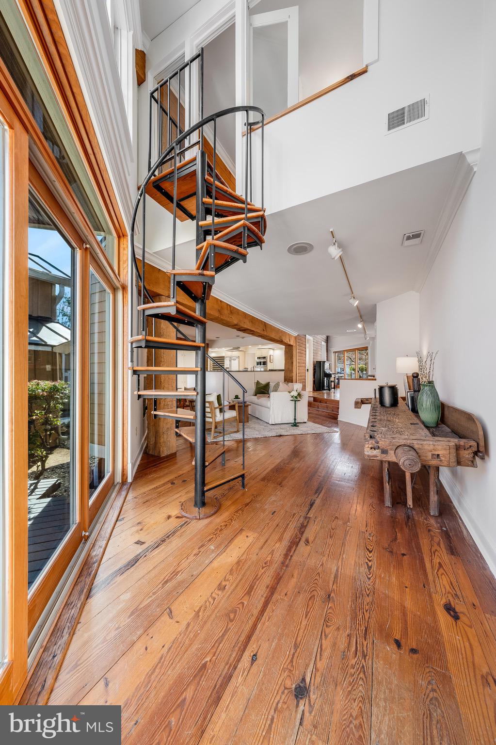 LEESBURG TOWN - Residential