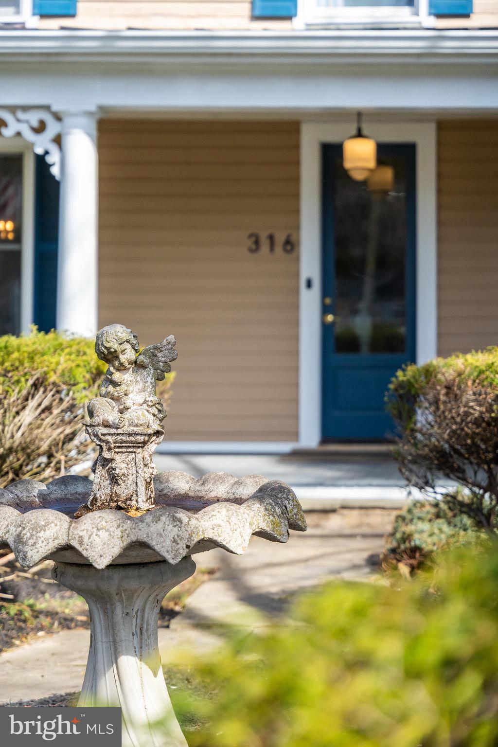 LEESBURG TOWN - Residential