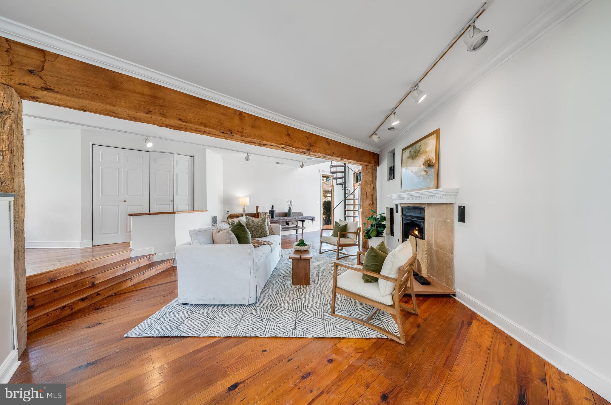 LEESBURG TOWN - Residential