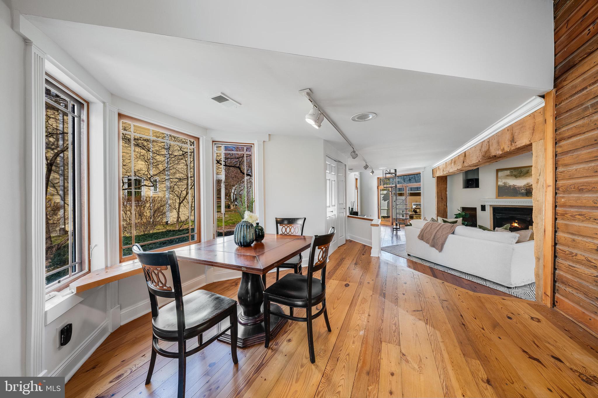 LEESBURG TOWN - Residential