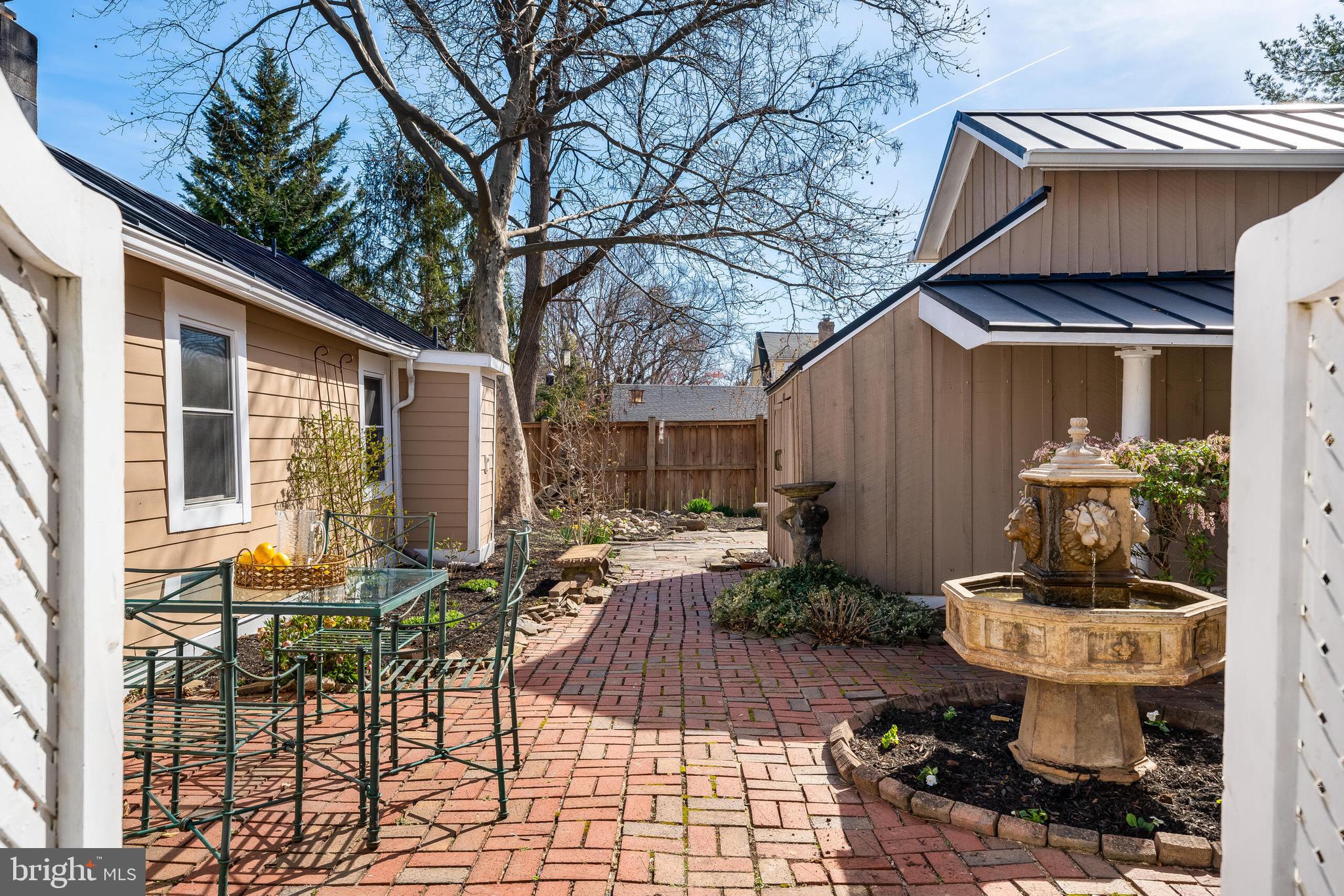 LEESBURG TOWN - Residential