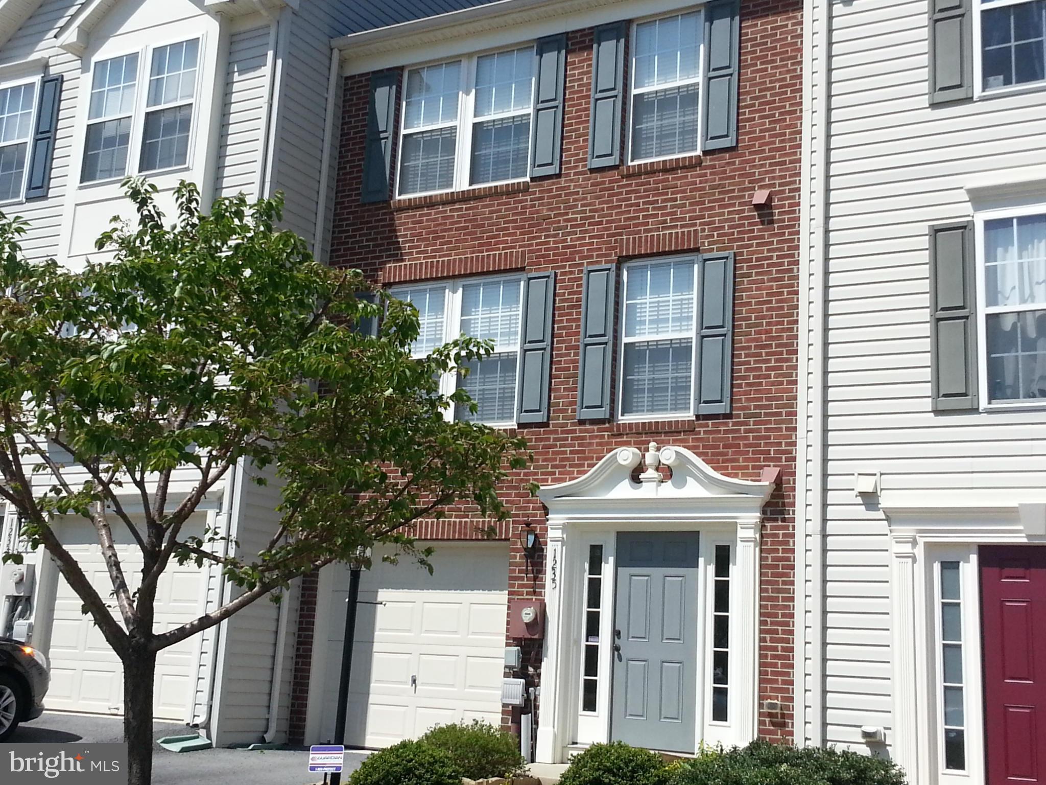 LAKELAND PLACE - Residential