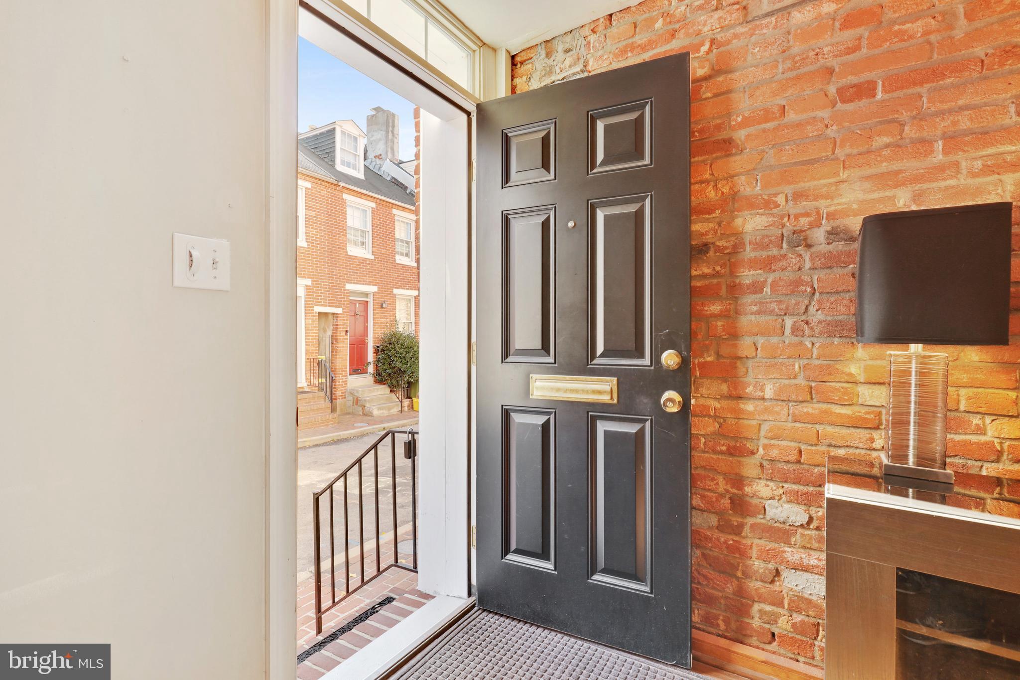 FEDERAL HILL HISTORIC DISTRICT - Residential Lease