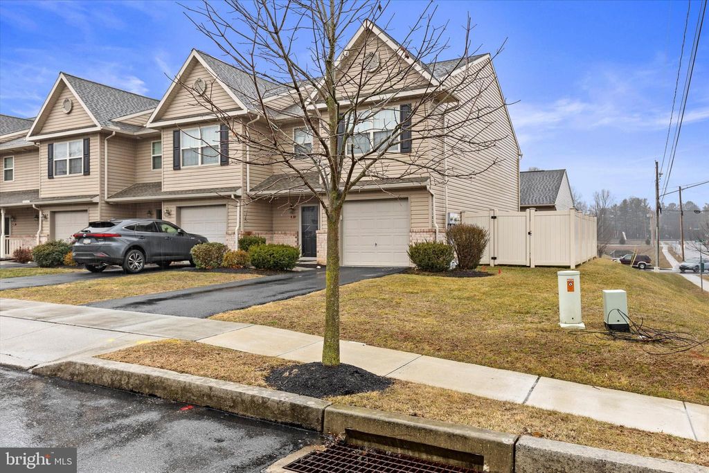 Photo of 2 Brook Side Dr, CARLISLE, PA 17013 (MLS # PACB2051170)