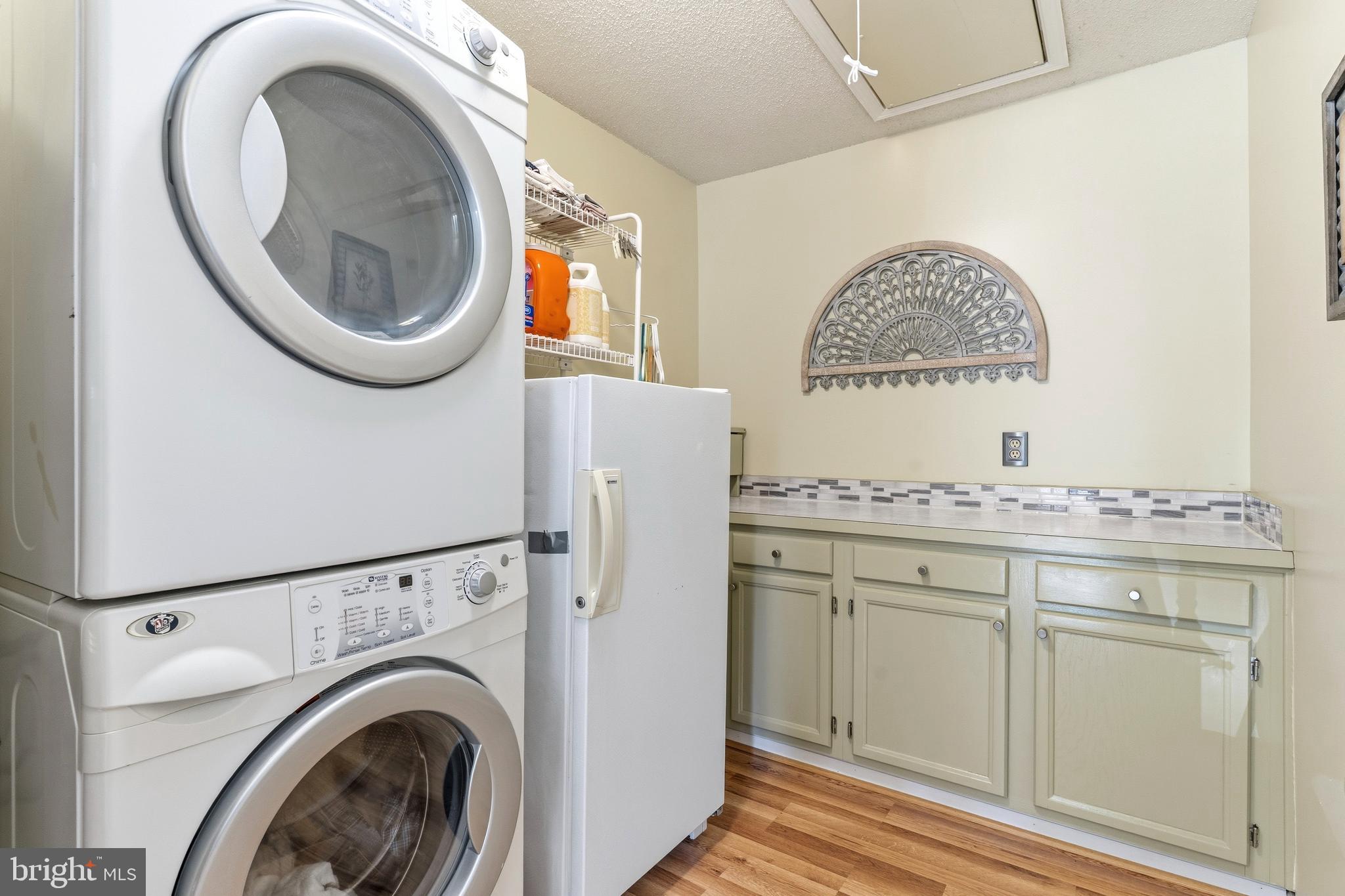 MILL CREEK CONDOMINIUMS - Residential