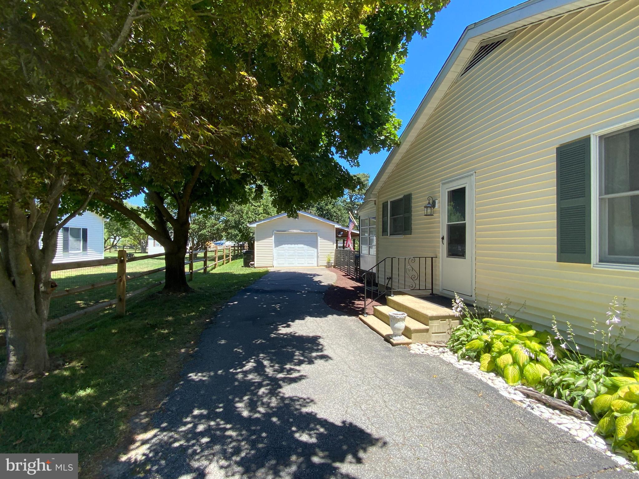 21120 GREEN LANE