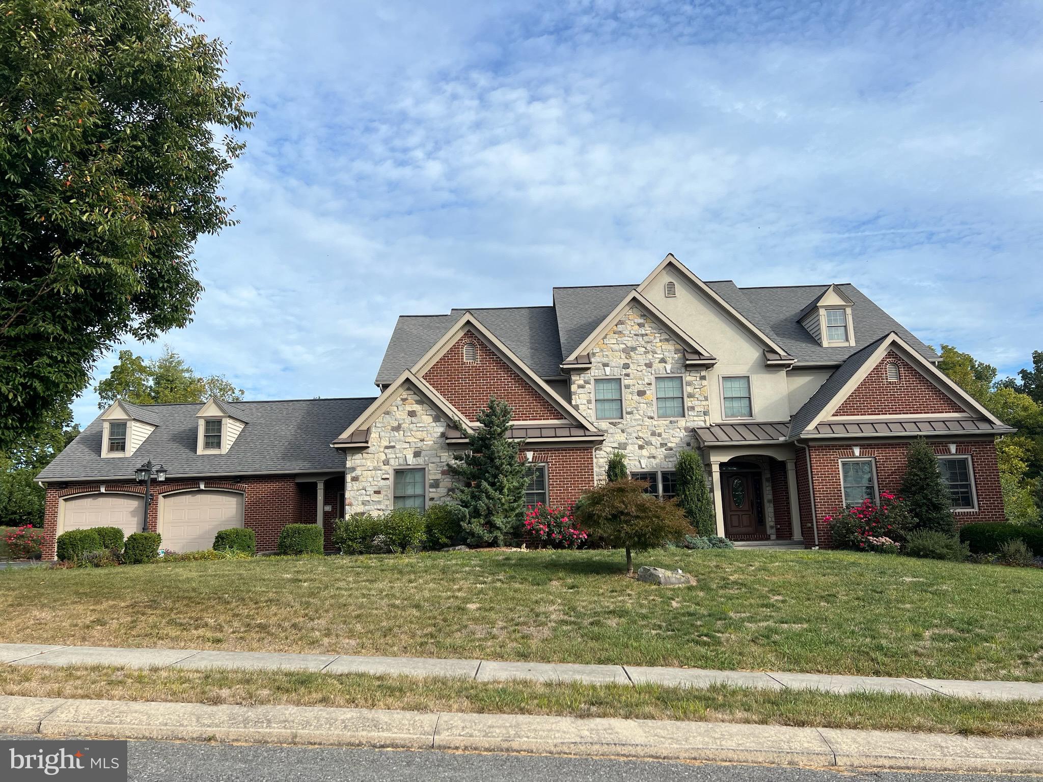 SUMMIT AT STONEMILL - Residential