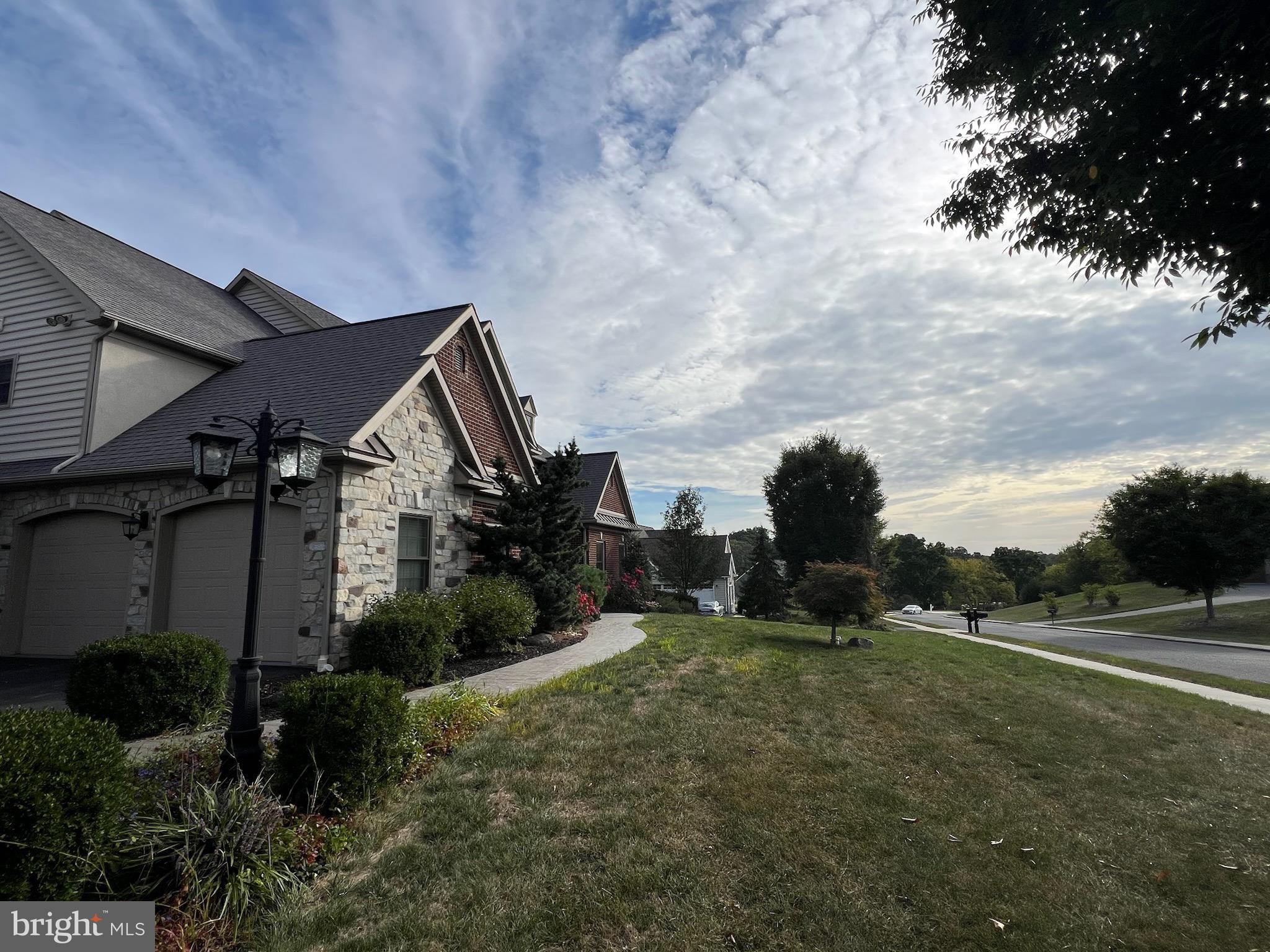 SUMMIT AT STONEMILL - Residential