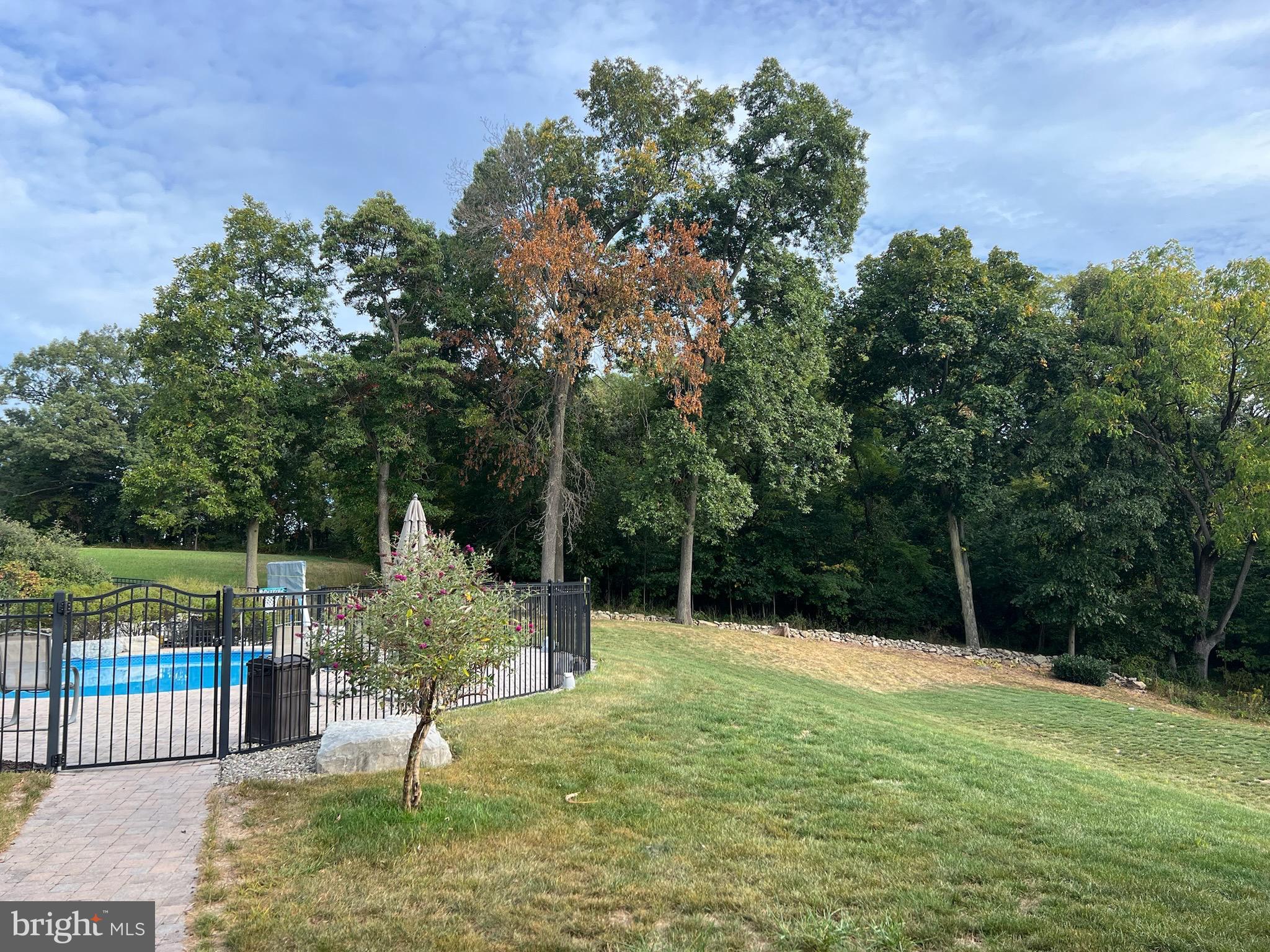 SUMMIT AT STONEMILL - Residential