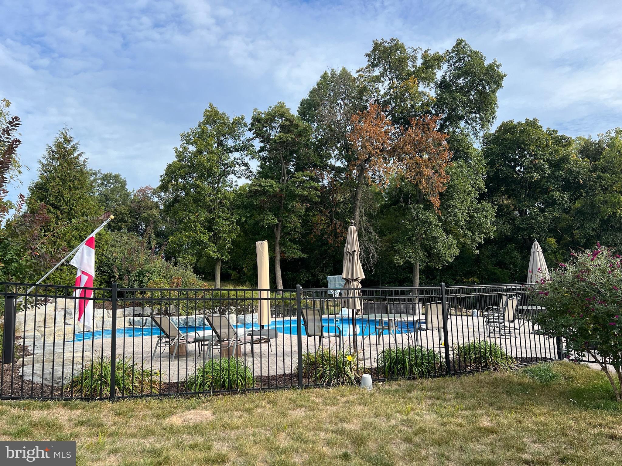 SUMMIT AT STONEMILL - Residential