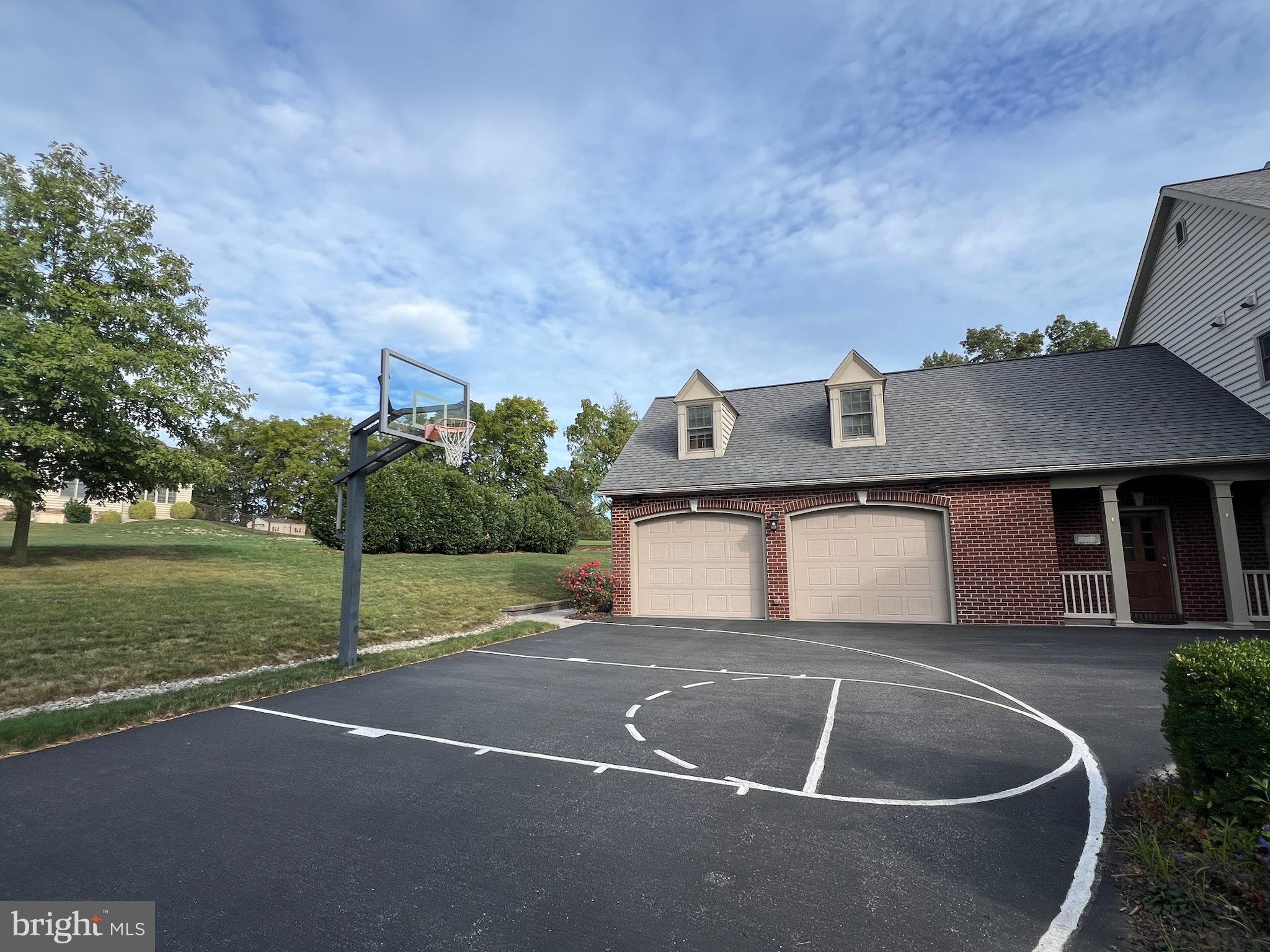 SUMMIT AT STONEMILL - Residential