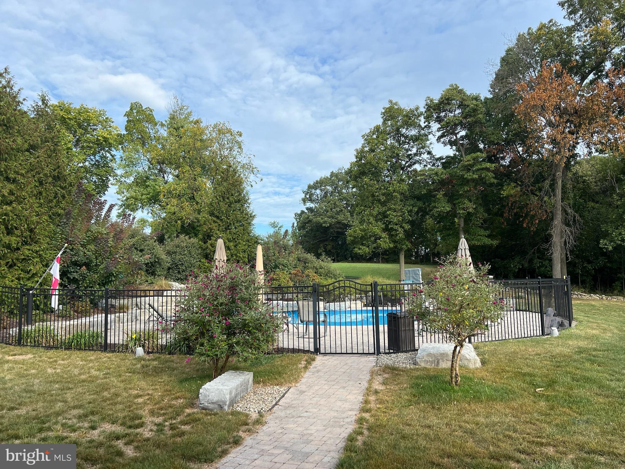 SUMMIT AT STONEMILL - Residential